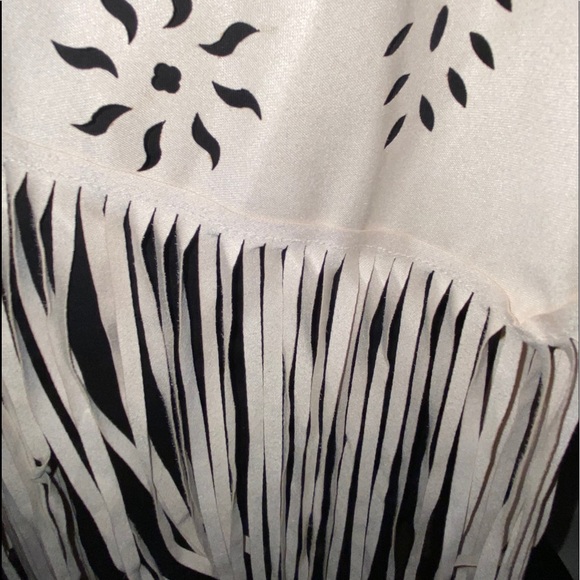Boho Cut Out Fringed Shawl/Wrap - Picture 4 of 6